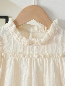 女童优雅圆领荷叶边短袖镂空刺绣提花双层荷叶边下摆休闲时尚公主裙，适合节日派对、度假、旅行、生日礼物等场合，夏季奶油色连衣裙，女童碎花蕾丝领连衣裙，象牙色女童连衣裙，米色女童连衣裙，女童象牙色碎花连衣裙 - 杏色 - 查看 5