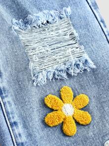 SHEIN Young Girl Fashion Patch Pocket Daisy Embroidered Ripped Wide Leg Loose Jeans Brunch Y2k Vintage Washed 3d Flower Jeans, For School, Campus, Spring And Summer,All Season Fashionable Children's Pants, Vintage Washed Denim Trousers,3D Floral Flocking Wide Leg Jeans, Rockstar 70s Jeans - Light Wash - View 3