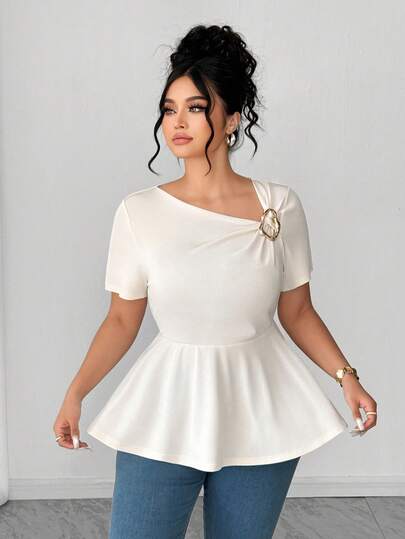 SHEIN Elenzya Camiseta de manga corta con cuello irregular para mujer talla grande, camiseta casual y elegante para uso al aire libre