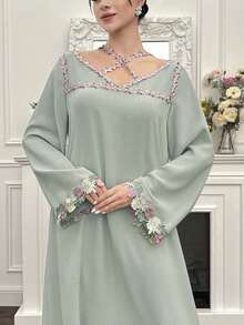 Yasmyna Đầm nữ thêu hoa cổ yếm dáng rộng thoải mái dự tiệc và du lịch tay loe kiểu Ả Rập - màu xanh lá - Xem 2