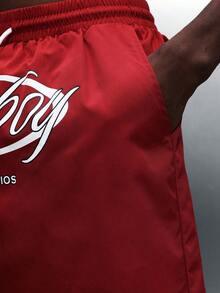 PLAYBOY X SUMWON Quần short nam in họa tiết logo chữ viết tay và có dây rút ở eo, thích hợp cho trang phục thường ngày mùa hè. - Đỏ - Xem 6