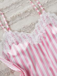 女童睡衣 - 条纹蕾丝拼接蝴蝶结舒适柔软缎面吊带背心和短裤两件套睡衣套装 - 彩色 - 查看 3