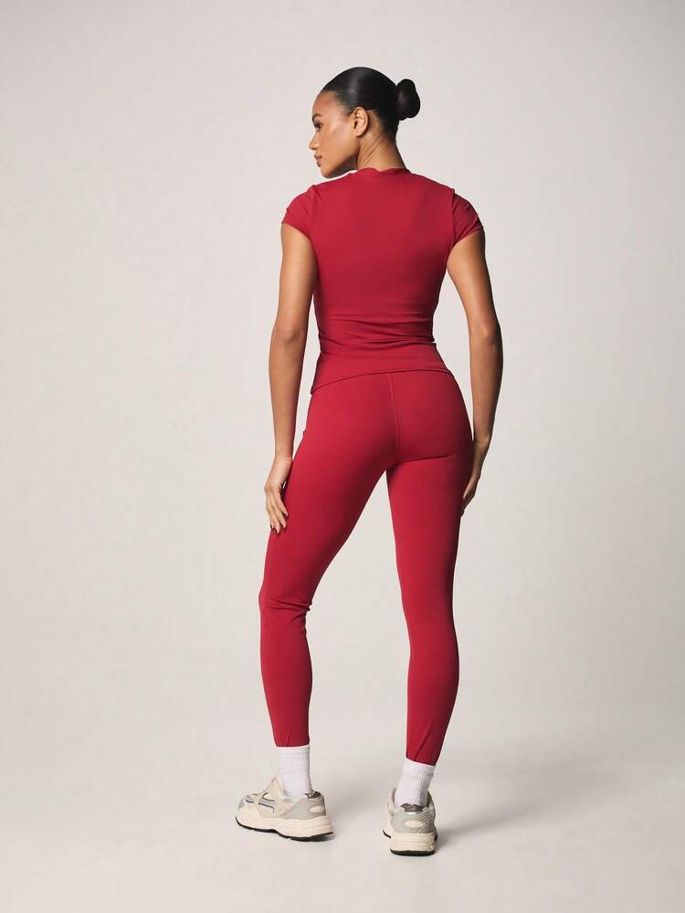 MISSGUIDED Fitted Crew Neck Short Sleeve Athletic Top With Blue Logo Detail For Active Lifestyle Workout Training