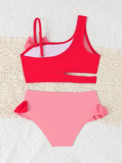 SHEIN Bộ đồ bơi liền thân cho bé gái, họa tiết chim hồng hạc đỏ dễ thương, chất liệu dệt kim, gồm hai mảnh (áo và quần), thời trang, thoải mái, tinh tế và thanh lịch, hoàn hảo cho các quý cô. Lý tưởng cho bơi lội, kỳ nghỉ hè, đi biển, các hoạt động bên hồ bơi, các buổi tiệc mùa hè và những chuyến đi chơi thư giãn. Bộ đồ bơi hai mảnh xếp nếp họa tiết chim hồng hạc cho bé gái, bikini in hình chim hồng hạc, đồ bơi xếp nếp cho bé gái.