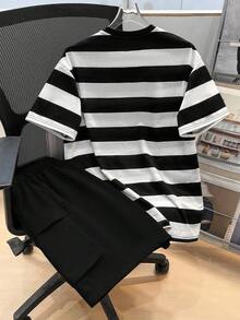 SHEIN Set de 2 piezas para adolescentes varones: Camiseta de manga corta con cuello redondo y pantalones cortos cargo a rayas elásticos, adecuado para ir y venir, la escuela, uso casual diario, deportes, primavera/verano - Negro - Ver 2