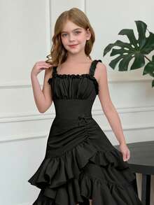 SHEIN Serisse Kids 少女杏色胸部褶皱多层不对称吊带腰身优雅连衣裙，法式仙女裙，春季郊游，情人节，生日派对，圣诞派对，情人节，女孩优雅黑色连衣裙，少女短款吊带优雅连衣裙，少女荷叶边连衣裙 - 黑色 - 查看 8
