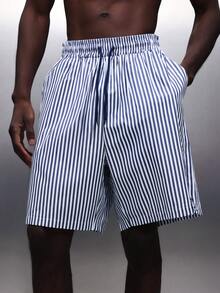 PLAYBOY X SUMWON Quần short mặc nhà dáng rộng, kẻ sọc dọc, cạp chun, xẻ tà hai bên, thích hợp cho mùa hè mặc thường ngày. - Xanh và trắng - Xem 4