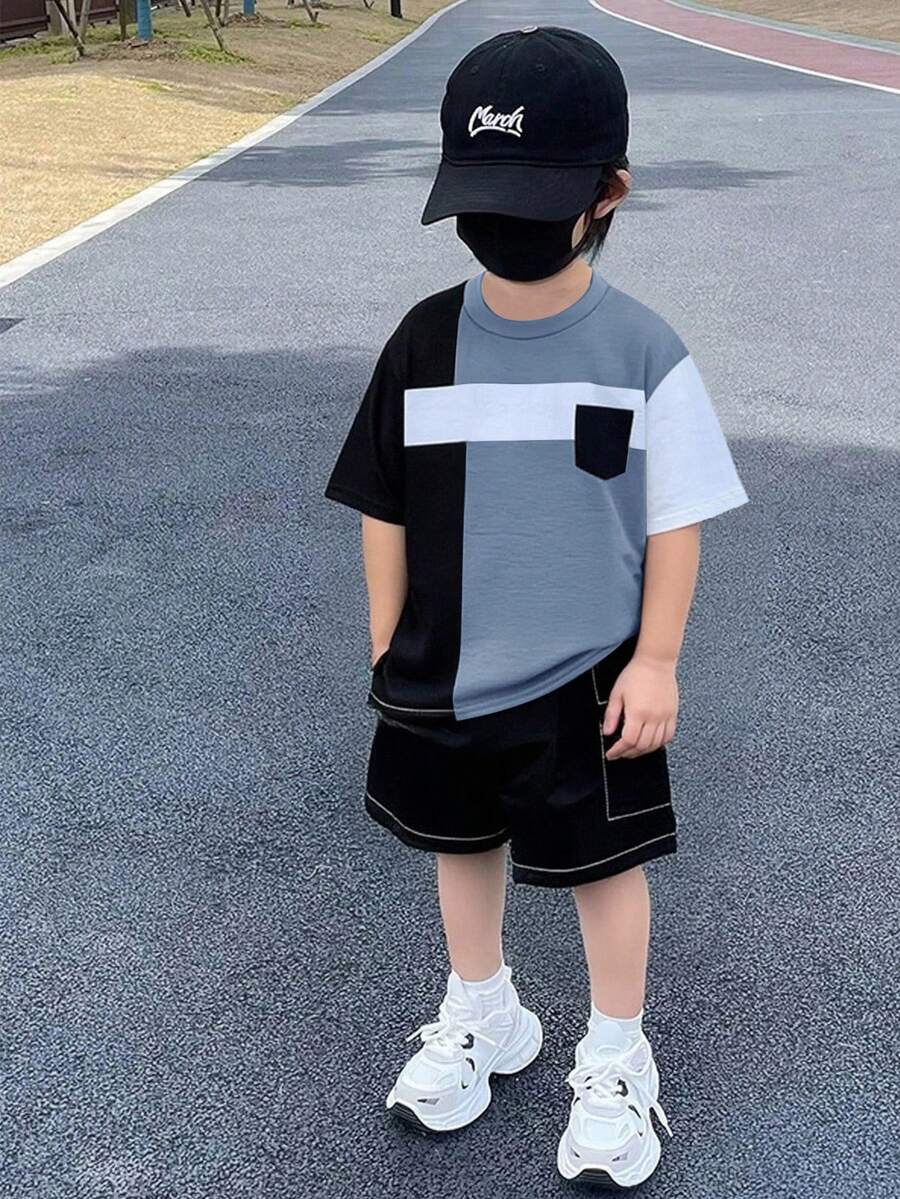 SHEIN Little Byeori 两件套男童休闲撞色图案圆领短袖T恤和撞色拼接工装短裤套装,适合通勤、上学、休闲穿着、运动、春夏穿着。 - 霧霾藍 - 查看 1