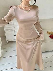 DAZY Women's Elegant Solid Color Backless Pearl Chain Long Dress, Spring/Summer