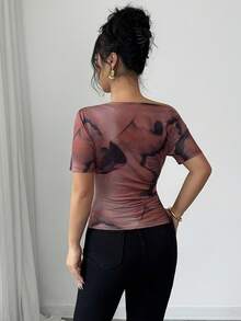 SHEIN Elenzya 女士咖啡棕色渐变不对称领口褶皱腰部短袖时尚优雅T恤，春夏款 - 咖啡棕 - 查看 2