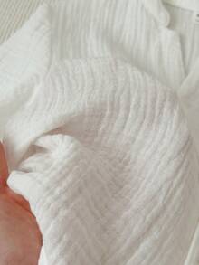 SHEIN 两件套男童休闲简约白色褶皱面料短袖衬衫和松紧腰短裤套装，适合生日派对、锐舞派对、晚宴、演出、婚礼、洗礼等场合。 - 彩色 - 查看 3