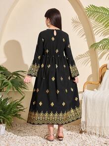 Tween Girl Floral Print Elegant Long Sleeve Dress With Square Neckline, Abaya Dress For Tween Girl, Modest Black And Gold Autumn Evening Party Islamic Gown - Black and Gold - View 2