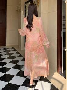 DAZY Bộ đồ du lịch nữ gồm áo và chân váy tay phồng đính sequin, thắt nơ phía trước, gồm 2 món, thời trang. - Nhiều màu - Xem 4