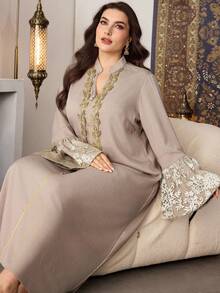 Al Najma Abito da donna elegante taglie forti con patchwork ricamato e paillettes, con dettagli in pizzo, in stile arabo - Grigio Chiaro - Visualizzare 1