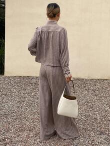 DAZY 女士休闲条纹立领上衣和裤子两件套 - 咖啡棕 - 查看 2