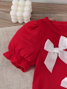 SHEIN Playful Pals 2件套 女童圆领短袖3D蝴蝶结灯笼袖T恤+松紧腰喇叭牛仔裤 蓝色休闲时尚套装，夏季新品 - 紅色 - 查看 3