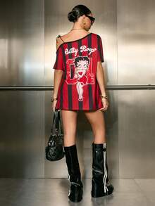 Betty Boop x SHEIN 女士夏季时尚街头卡通人物字母条纹印花打结肩部不对称领口宽松T恤