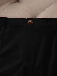 SHEIN Clasi 大码女士时尚简约休闲短裤 - 黑色 - 查看 4