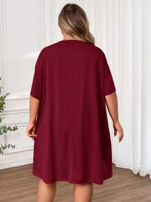 SHEIN CURVE+ 加大码爱心印花针织弹力A字圆领连衣裙 - 酒紅色 - 查看 2
