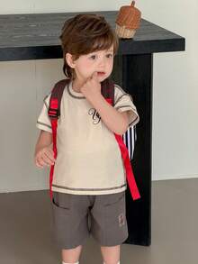 DAZY Camiseta de manga corta con cuello redondo, costuras de contraste y estampado de letras para niños pequeños, verano - Caqui - Ver 10