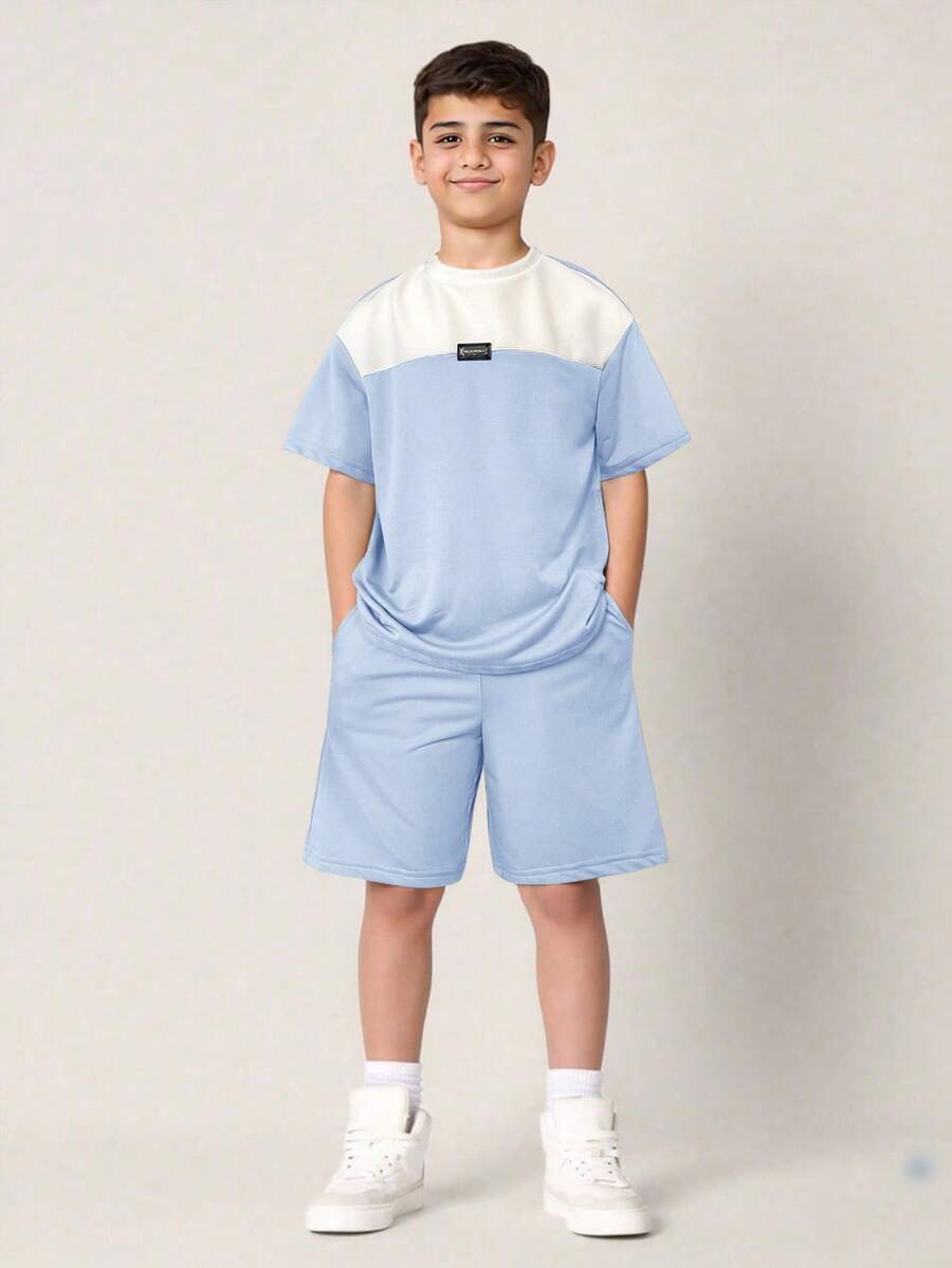 SHEIN Set de 2 piezas de camiseta de manga corta con cuello redondo y pantalones cortos de bloques de color casual para niño preadolescente, adecuado para ir y venir, la escuela, el uso diario casual, deportes, primavera/verano - Celeste - Ver 1