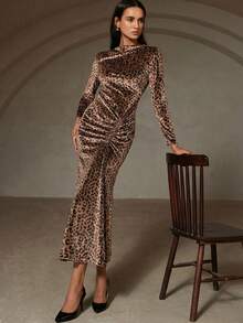 Chiquease Elegant European Style Round Neck Ruffle Shoulder Pad Waist Pleated Design Bodycon Long Sleeve Velvet Leopard Print Dress - Coffee - View 3