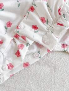 SHEIN Vintaside Kids Bộ áo liền quần 3 món in hình côn trùng cho bé gái, gồm áo tay ngắn bèo nhún và quần short gấu nhún, trang phục thoải mái thường ngày cho mùa hè. - Nhiều màu - Xem 7