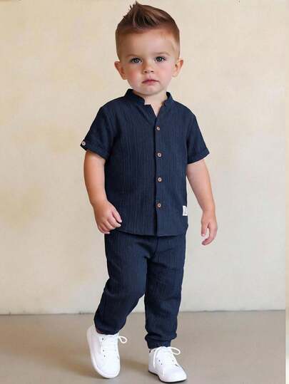 paquete de 2 Conjunto informal deportivo de camiseta con cuello alto texturizado y pantalones para niños pequeños, adecuado para atuendos de niños, ropa de niño para volver al colegio, apropiado para fiestas de cumpleaños, fiestas de noche, actuaciones, bodas, bautizos, ceremonias de apertura, uso diario, colegio, viajes, deportes, y temporadas de primavera y verano