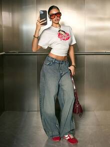 Betty Boop x SHEIN 女士休闲日常通勤时尚卡通字母和红唇印花褶皱修身短款T恤，夏季 - 白色 - 查看 6