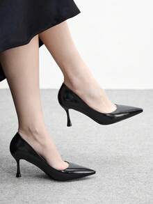 CUCCOO BIZCHIC 女士尖头细跟中跟鞋，优雅休闲舒适，适合办公室通勤、正式场合、派对、婚礼等场合穿着。 - 復古黑色 - 查看 1