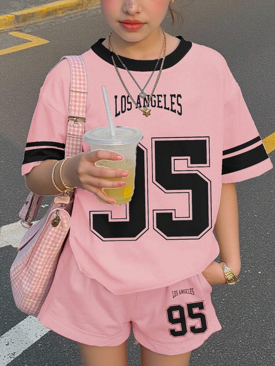 两件套少女休闲黑色粉色印花95数字短袖圆领T恤和短裤套装，适合夏季、秋季外出穿着，舒适透气，适合秋季叠穿，时尚百搭，休闲百搭，儿童印花服装，返校季、秋季服装、返校节服装，适合户外野餐、郊游、街头摄影、居家和校园穿着。 - 彩色 - 查看 1