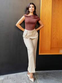 Hindelle 女士性感优雅休闲不对称露肩上衣，棕色，百搭夏季衬衫 - 棕色 - 查看 1