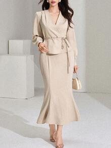 DAZY Bộ trang phục thường ngày dành cho nữ: Áo tay dài cổ chữ V màu trơn, thắt eo xoắn và chân váy đuôi cá. - Màu be - Xem 4