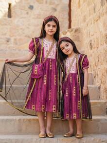 SHEIN 2pcs/Set Tween Girl Burgundy Summer Elegant Wedding Guest Ditsy Floral Woven Dress With Mesh Overlay Jacket, Modest Abaya Kaftan, Tween Girl Jalabiya Maxi - Hot Pink - View 2