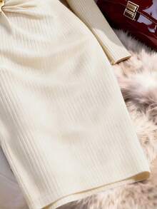 Franclia 优雅高领长袖针织连衣裙，秋冬款 - 奶油色 - 查看 3