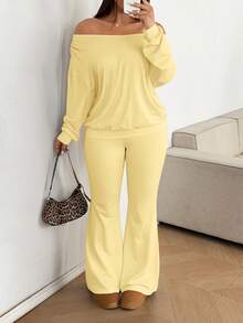 Sunnyshic Bộ đồ nữ cỡ lớn gồm áo lệch vai và quần ống loe (2 món) - Màu vàng - Xem 1