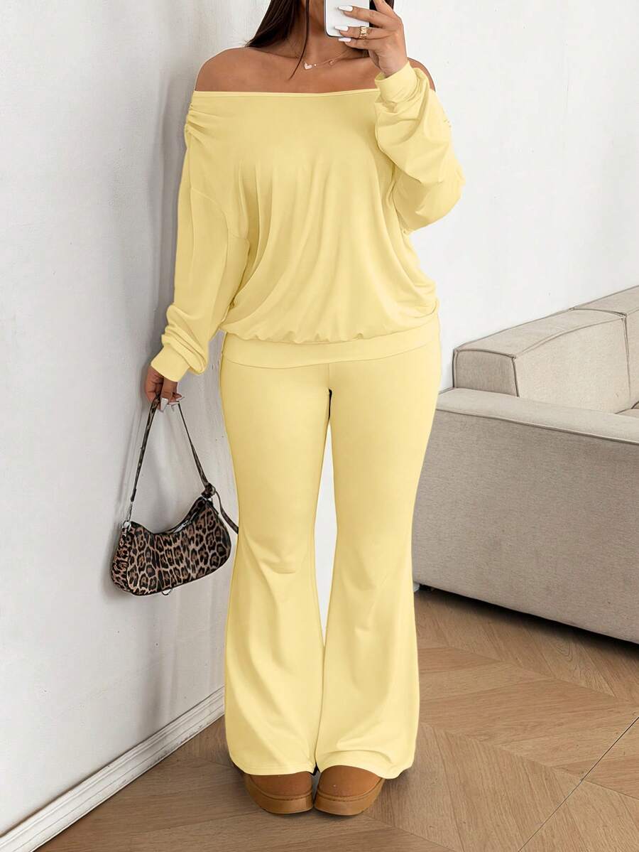 Sunnyshic Bộ đồ nữ cỡ lớn gồm áo lệch vai và quần ống loe (2 món) - Màu vàng - Xem 1