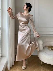 DAZY Women's Elegant Solid Color Backless Pearl Chain Long Dress, Spring/Summer