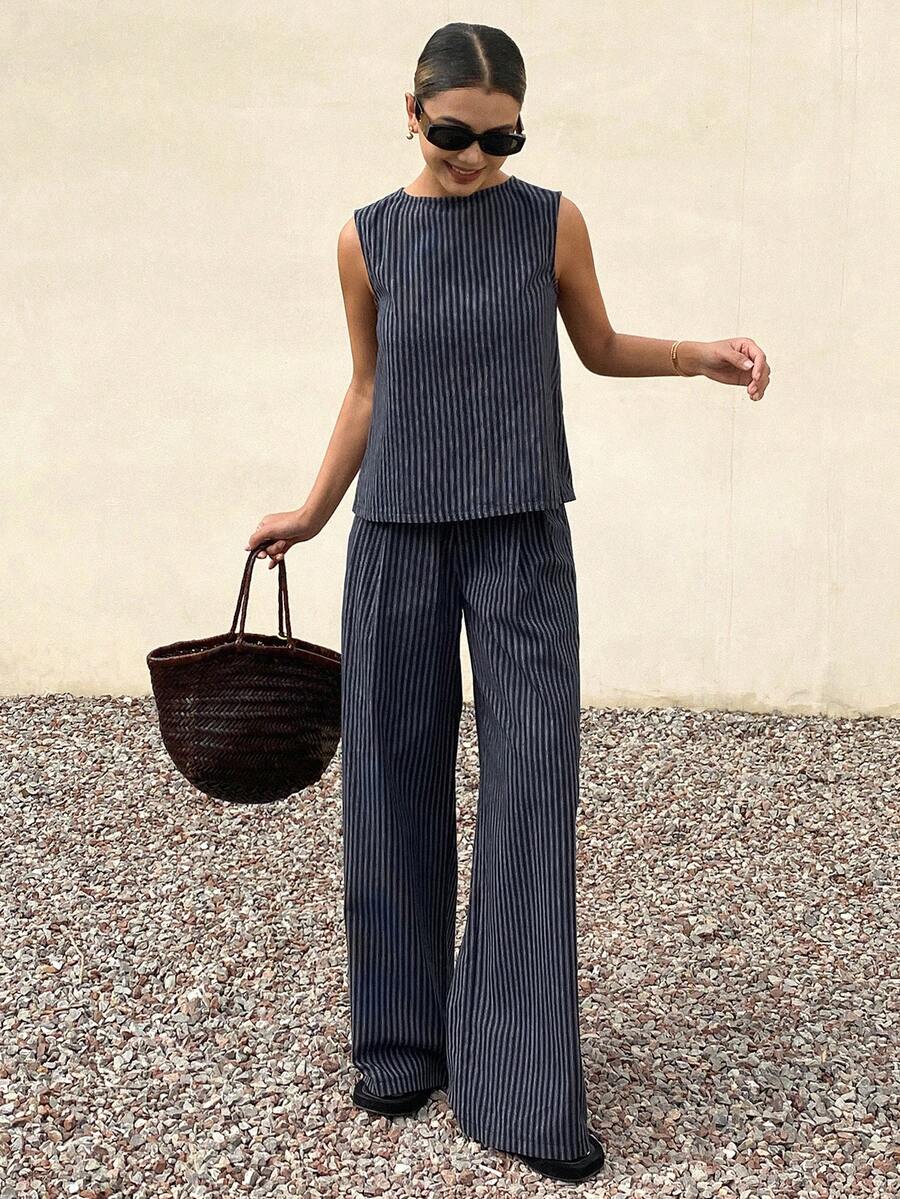 Livesso Bộ 2 món gồm áo hở lưng kẻ sọc và quần dài thường ngày dành cho nữ. - Màu xanh hải quân - Xem 1