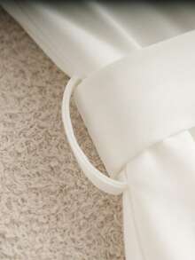 Franclia 女士白色黑色蝴蝶结前系带裹腰喇叭下摆休闲衬衫，适合日常穿着、通勤、下午茶和约会。