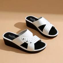 Sandalias de tacón bajo y suela gruesa para mujer, ideales para el verano; chanclas de tacón bajo y suela blanda para mujer; zapatillas de casa de moda con suela gruesa - Blanco - Ver 6