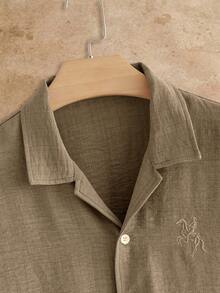 HIMLAND 男士夏季休闲纹理前开襟刺绣衬衫 - 卡其色 - 查看 9