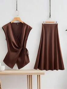 GlowEve 女士优雅缎面裹身系带无袖上衣和半裙两件套 - 咖啡棕 - 查看 4