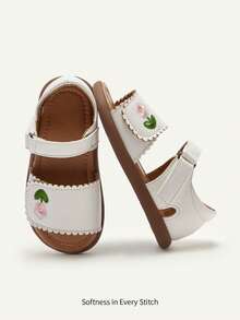 Cozy Pixies 1双公主风软底可爱花卉刺绣时尚白色平底凉鞋，适合幼儿女童，夏季 - 白色 - 查看 3