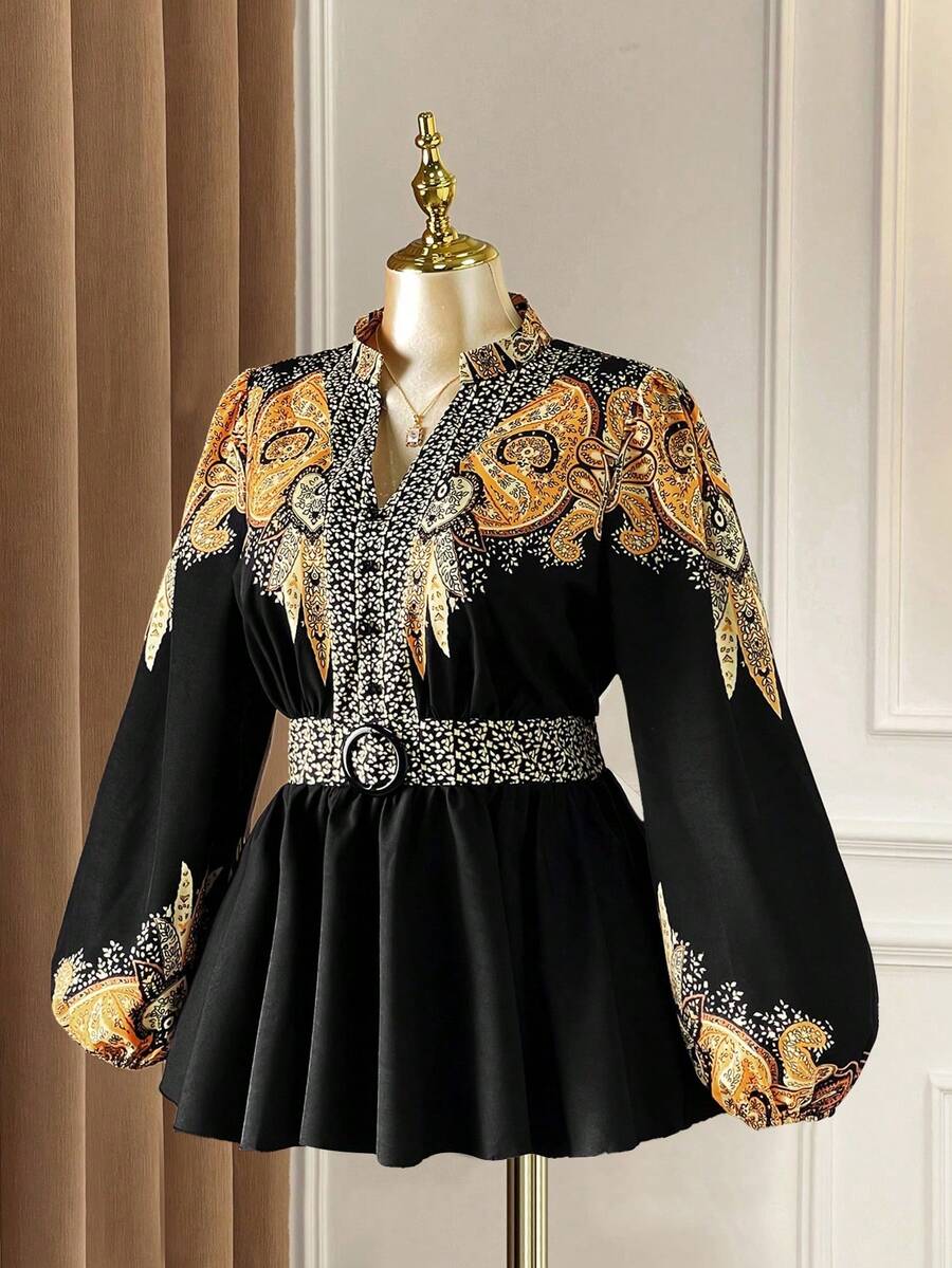 Rometta 大码女式定位花卉印花金色图案优雅黑色A字修身连衣裙，适合婚礼、派对、节日、约会和其他场合。 - 金色 - 查看 1