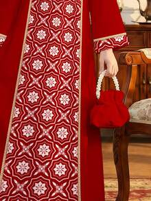 Áo Abaya cầu nguyện màu đỏ lựu, họa tiết hoa truyền thống, màu vàng tương phản, váy dài tay dáng rộng kín đáo thường ngày cho bé gái, váy dài tay thanh lịch, áo Abaya cầu nguyện cho trẻ em, thoải mái dễ chịu, trang phục thường ngày, áo Kaftan kín đáo, áo Jalabiya cho trẻ em, kiểu dáng mới, áo Jalabiya họa tiết hoa cho bé gái. - Nhiều màu - Xem 5