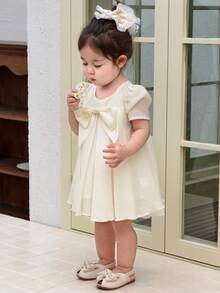 DAZY Kort klänning med fyrkantig halsringning och rosettdekoration för småbarnsflickor, puffärm - Vitt - Visa 9