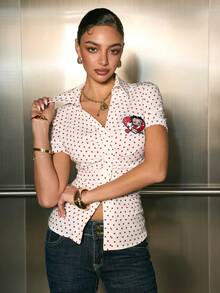 Betty Boop x SHEIN 女士波点卡通图案刺绣纽扣短袖衬衫 - 紅白色 - 查看 4