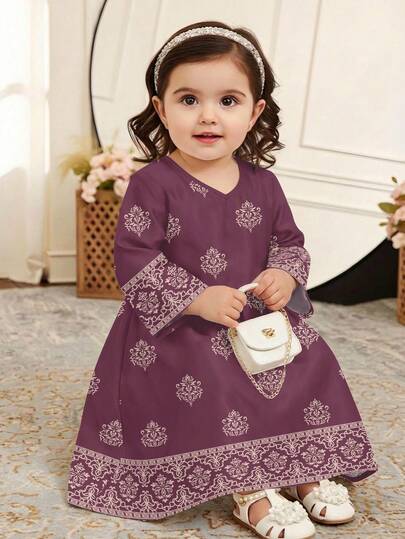 SHEIN Lilac, Gentle Taro Purple, Traditional Elegant Dignified Gold Floral Print, Baby Girls Casual Minimalist Traditional Arabic Dress Suitable For Spring/Summer Daily, Festivals, Outings, Elegant Dignified Long Sleeve Arabic Maxi Dress, Prayer Abaya, Easy Comfort, Casual Wear, Vacay Vibes, Modest Kaftan, Baby Girl Jalabiya