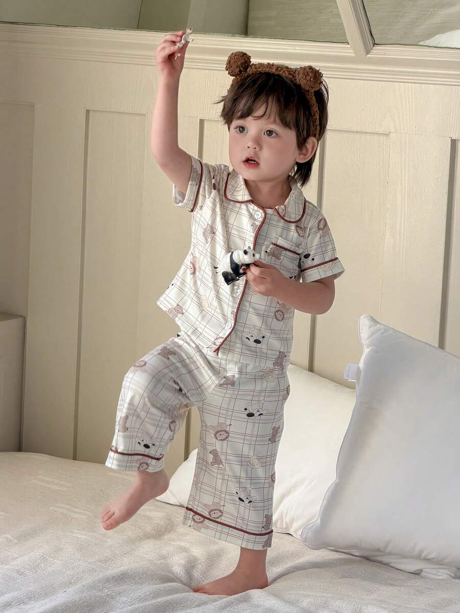 DAZY Set de pijama de 2 piezas con camisa de manga larga con cuello vuelto y pantalones con estampado de dibujos animados para niños pequeños - Beis - Ver 1